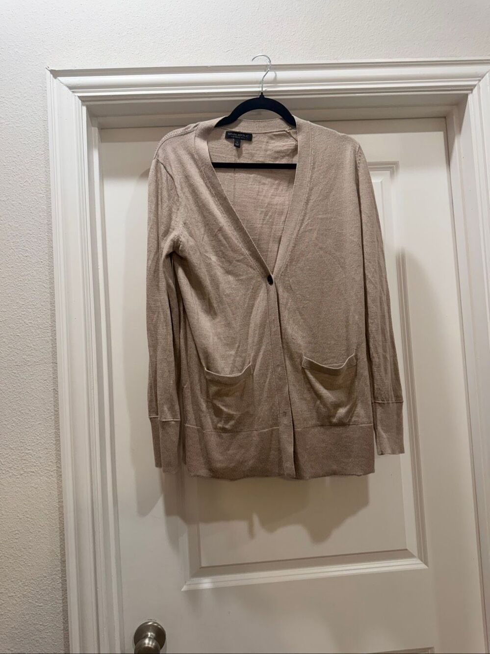 Banana Republic 100% Merino Wool V-Neck Cardigan Sweater Tan Size Small